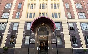 โอ๊คส์ ซิดนีย์ โกลด์สบรูค สวีท